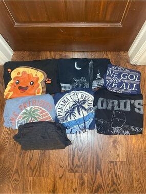 Men / Boy Short Sleeve Shirt Lot Of 7 T-Shirts Sizes Medium And Large